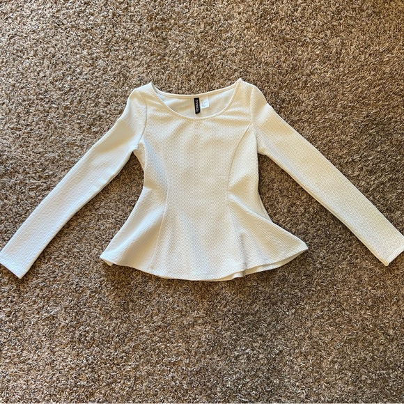 H&M | Lot of 2 Black and White Peplum Tops - Picture 6 of 9
